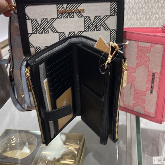 MICHAEL KORS JET SET TRAVEL 35S3GTVW7J LIGHT SAGE LG DOUBLE ZIP WRISTLET-WALLET- - Picture 6 of 16